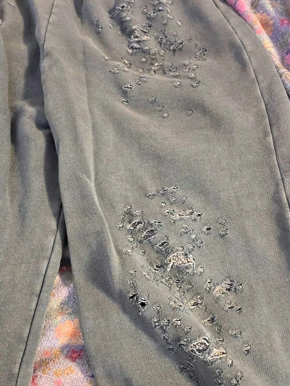 Distressed Swears Gray - Picture 4 of 6